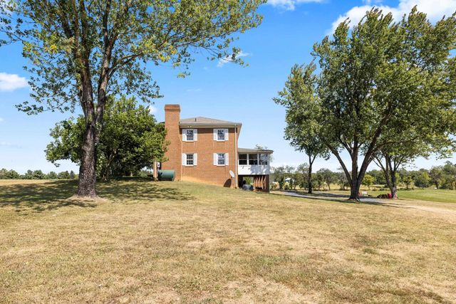 1370 MIDDLEBROOK RD, Staunton, VA 24401