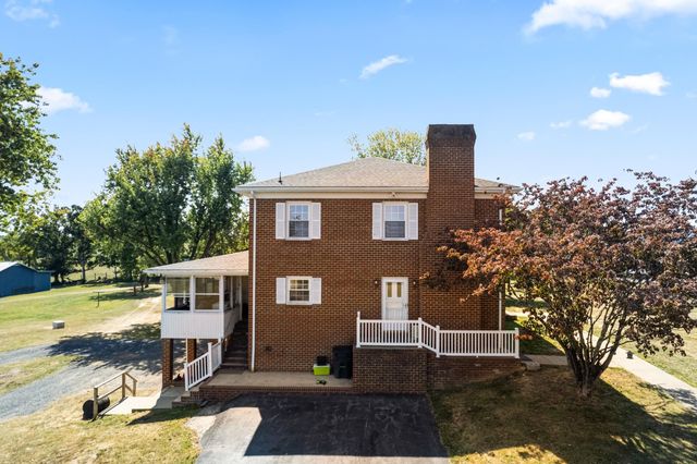1370 MIDDLEBROOK RD, Staunton, VA 24401