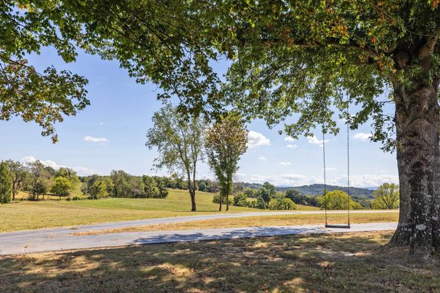 1370 MIDDLEBROOK RD, Staunton, VA 24401