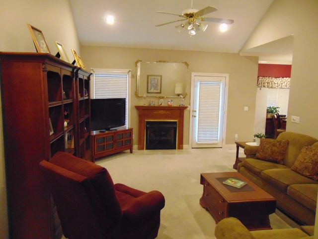 17 Eastridge Rd, Fayetteville, TN 37334