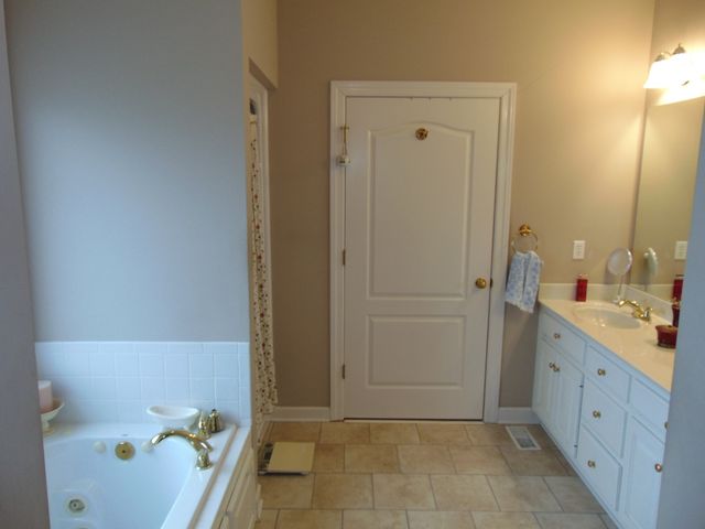 17 Eastridge Rd, Fayetteville, TN 37334