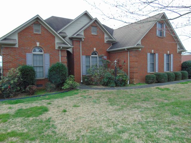 17 Eastridge Rd, Fayetteville, TN 37334