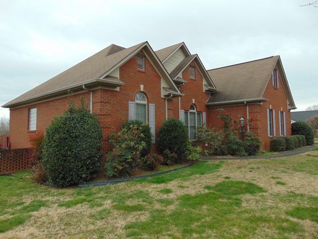 17 Eastridge Rd, Fayetteville, TN 37334