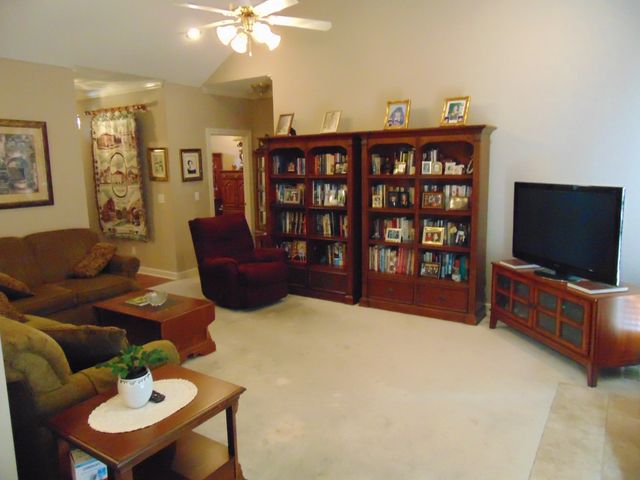 17 Eastridge Rd, Fayetteville, TN 37334