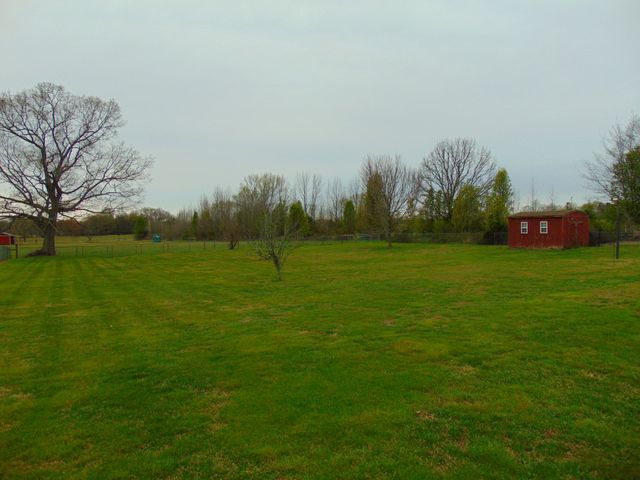 17 Eastridge Rd, Fayetteville, TN 37334