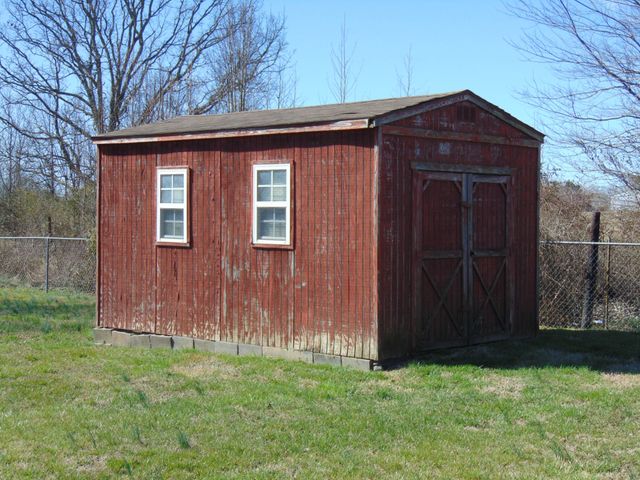 17 Eastridge Rd, Fayetteville, TN 37334