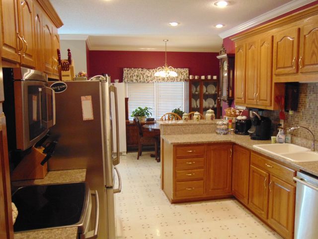 17 Eastridge Rd, Fayetteville, TN 37334