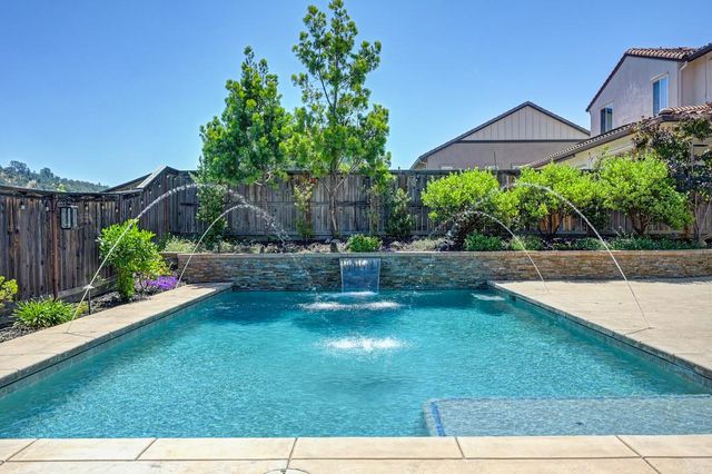2225 Aiken Way, El Dorado Hills, CA 95762