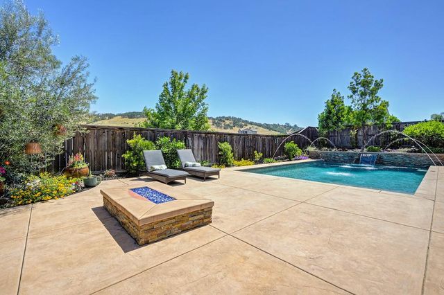 2225 Aiken Way, El Dorado Hills, CA 95762