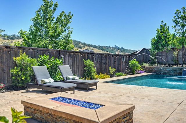 2225 Aiken Way, El Dorado Hills, CA 95762