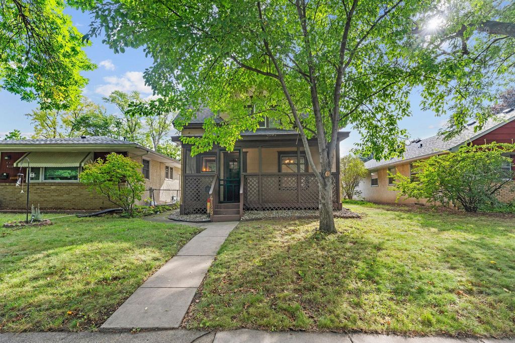 4129 5th Street NE, Columbia Heights, MN 55421