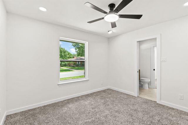 813 Misty Glen Drive, Desoto, TX 75115