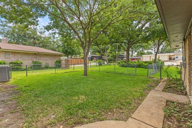 813 Misty Glen Drive, Desoto, TX 75115