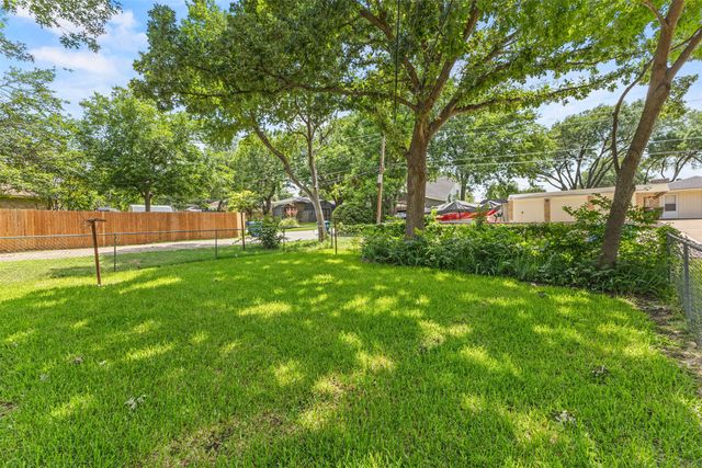 813 Misty Glen Drive, Desoto, TX 75115
