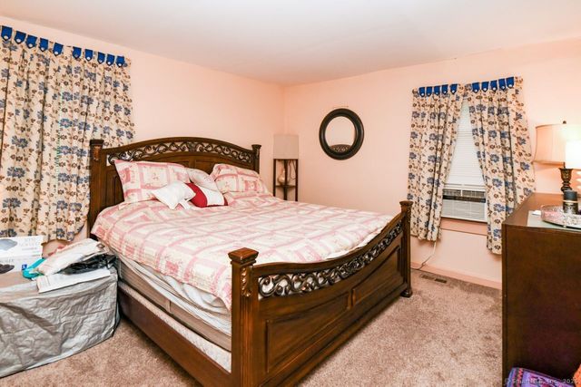 6 Oswegatchie Road, Waterford, CT 06385