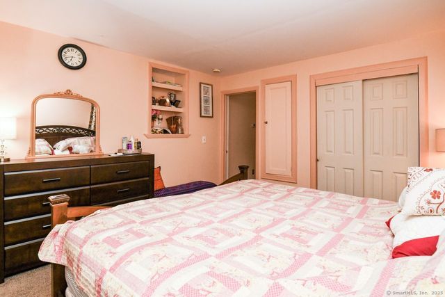 6 Oswegatchie Road, Waterford, CT 06385