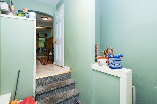6 Oswegatchie Road, Waterford, CT 06385