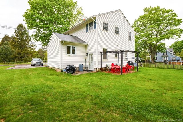 6 Oswegatchie Road, Waterford, CT 06385