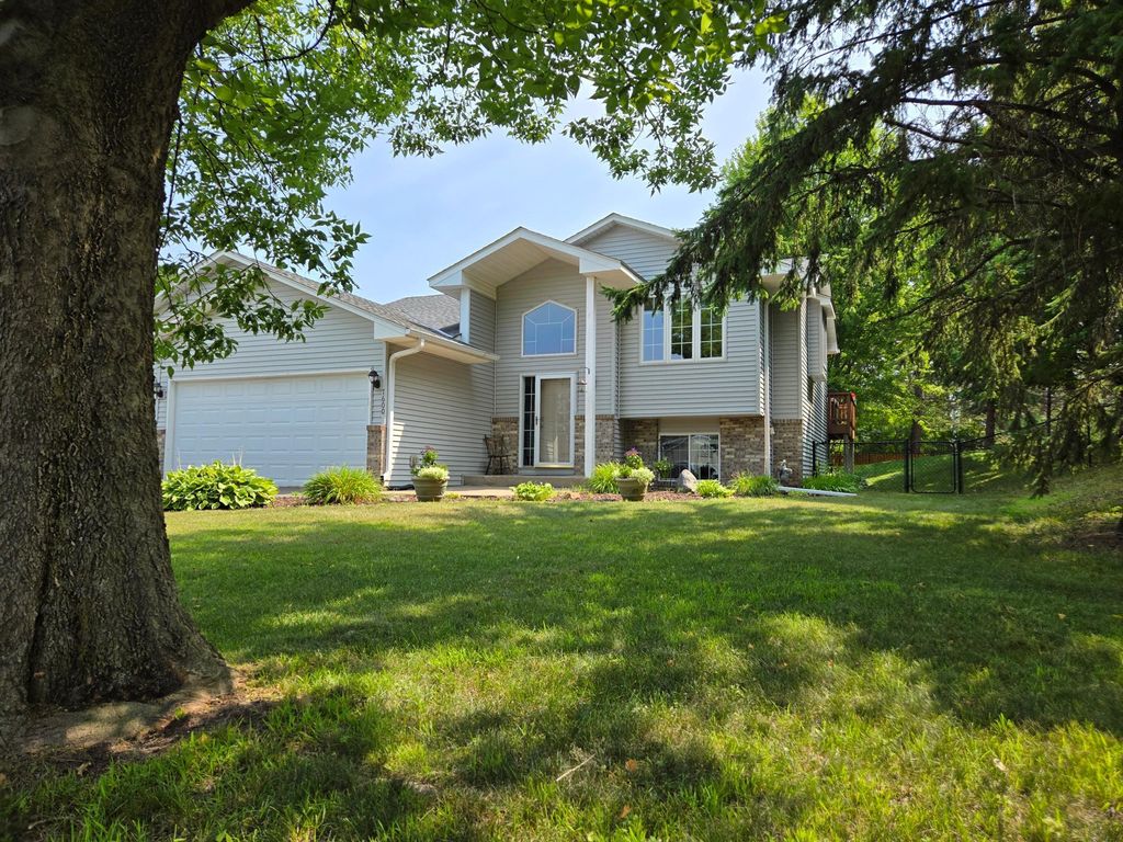 7600 Palomino Lane, Lino Lakes, MN 55014 — exterior
