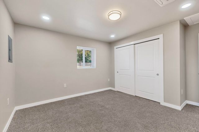 402 Hudson Avenue NW, Albuquerque, NM 87107