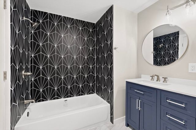 402 Hudson Avenue NW, Albuquerque, NM 87107