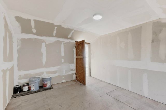 402 Hudson Avenue NW, Albuquerque, NM 87107