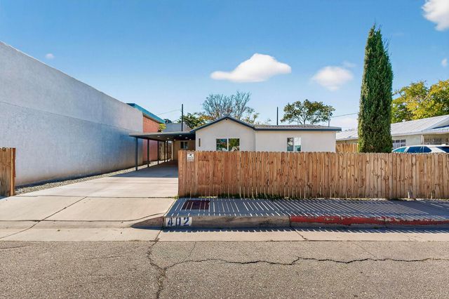 402 Hudson Avenue NW, Albuquerque, NM 87107