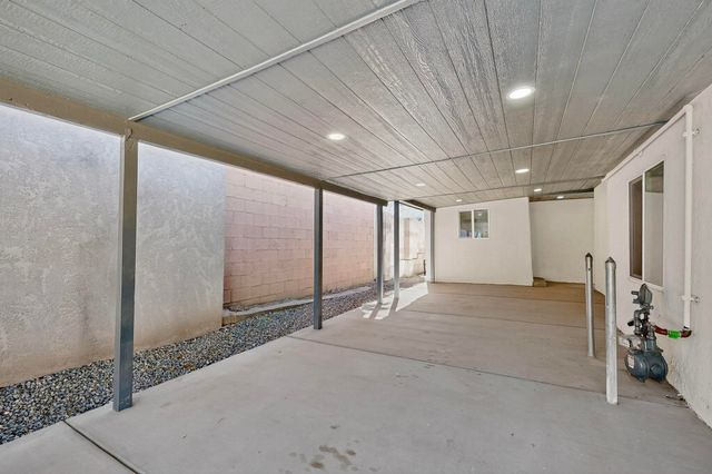 402 Hudson Avenue NW, Albuquerque, NM 87107