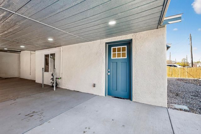 402 Hudson Avenue NW, Albuquerque, NM 87107