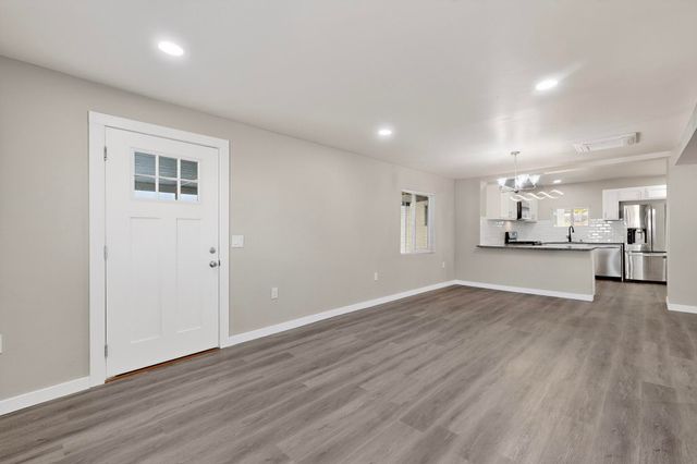 402 Hudson Avenue NW, Albuquerque, NM 87107