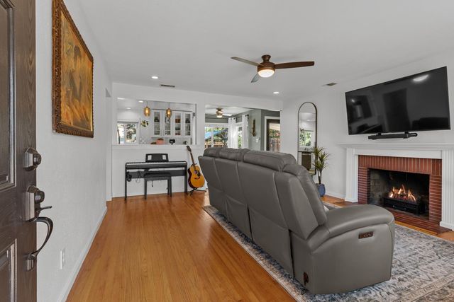 4507 Goya Pkwy, Sacramento, CA 95823