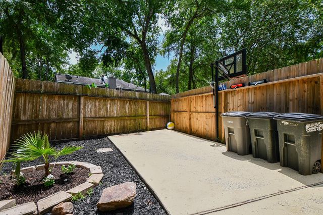 1710 Wildwood Lane, Richmond, TX 77406