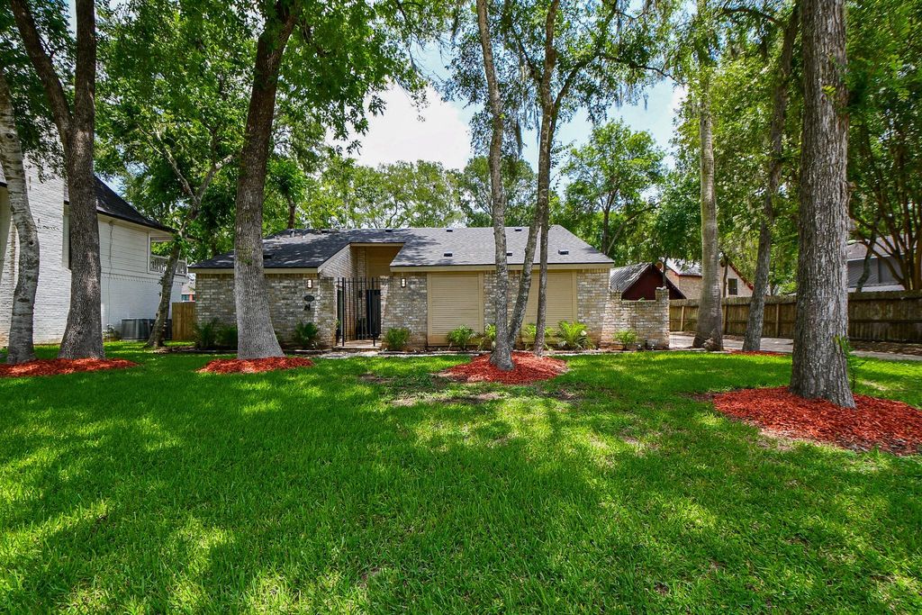 1710 Wildwood Lane, Richmond, TX 77406