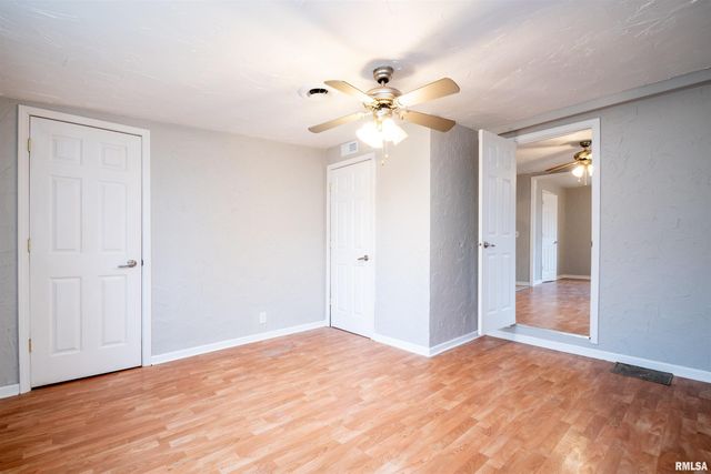 3302 N GALE Avenue, Peoria, IL 61604