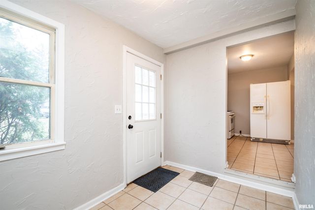 3302 N GALE Avenue, Peoria, IL 61604