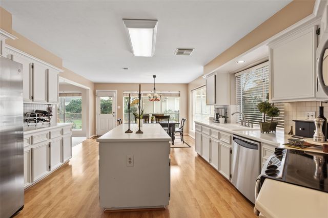 2005 Crescent Shore Drive, League City, TX 77573