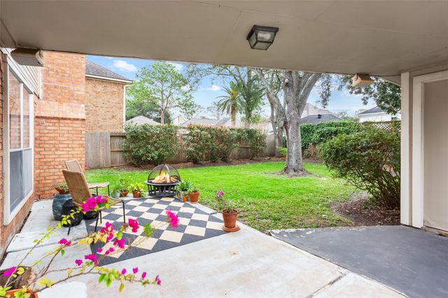 2005 Crescent Shore Drive, League City, TX 77573