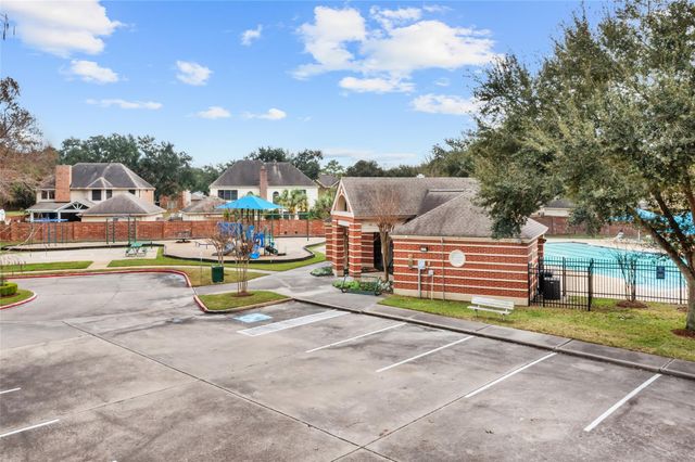 2005 Crescent Shore Drive, League City, TX 77573