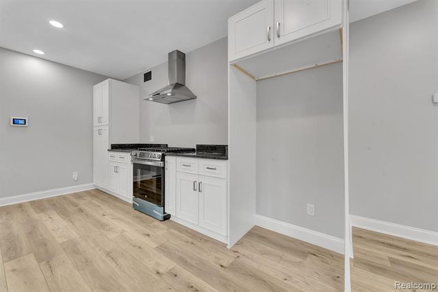 5291 Devonshire Road, Detroit, MI 48224