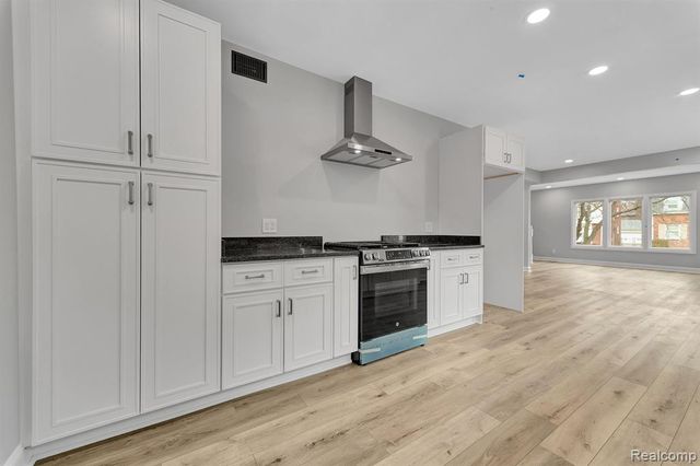 5291 Devonshire Road, Detroit, MI 48224