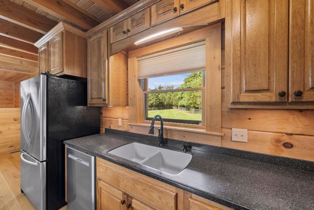 2465 Browns Mill Rd, Lascassas, TN 37085