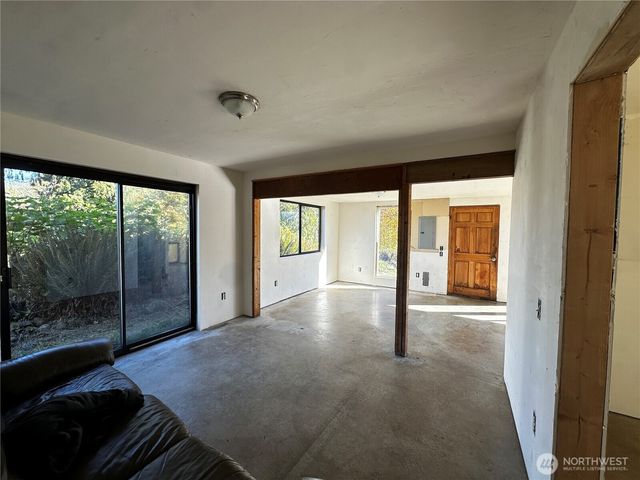 644 Crescent Bay Lane, Port Angeles, WA 98363