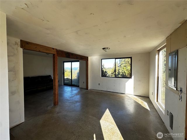 644 Crescent Bay Lane, Port Angeles, WA 98363