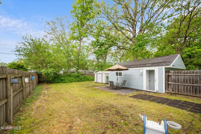 3233 Van Fleet Parkway, Toledo, OH 43615