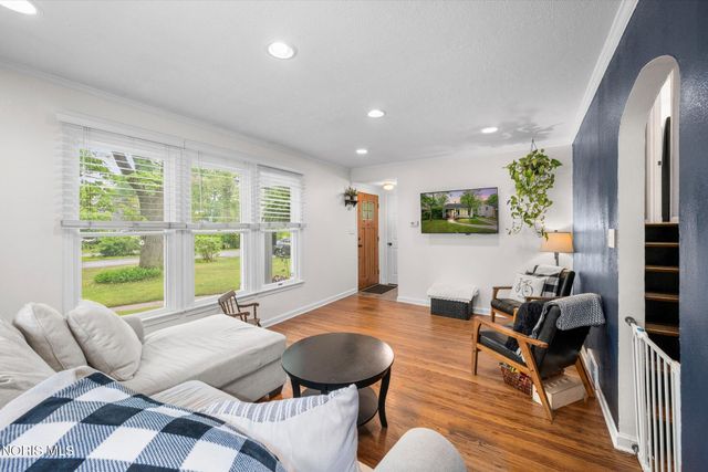 3233 Van Fleet Parkway, Toledo, OH 43615