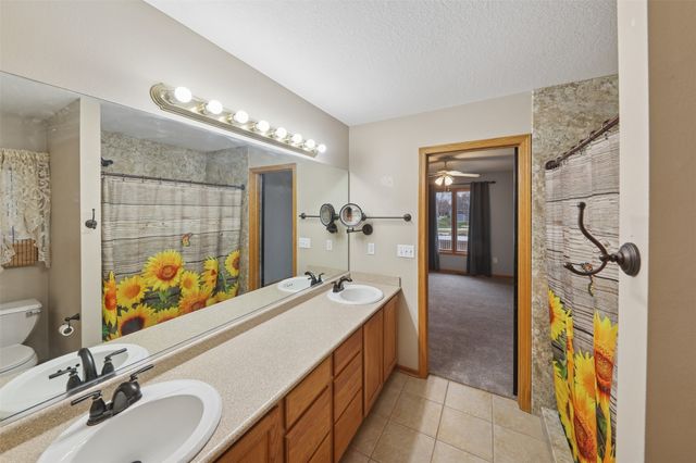 1820 3rd Avenue SE, Altoona, IA 50009