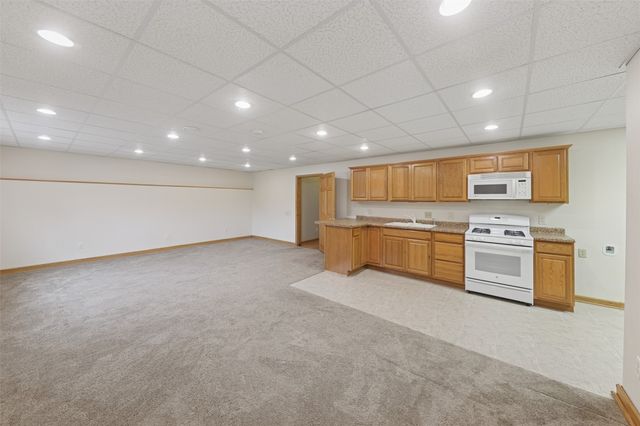 1820 3rd Avenue SE, Altoona, IA 50009