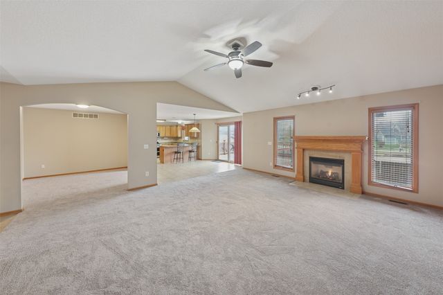 1820 3rd Avenue SE, Altoona, IA 50009