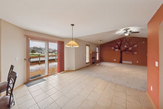 1820 3rd Avenue SE, Altoona, IA 50009