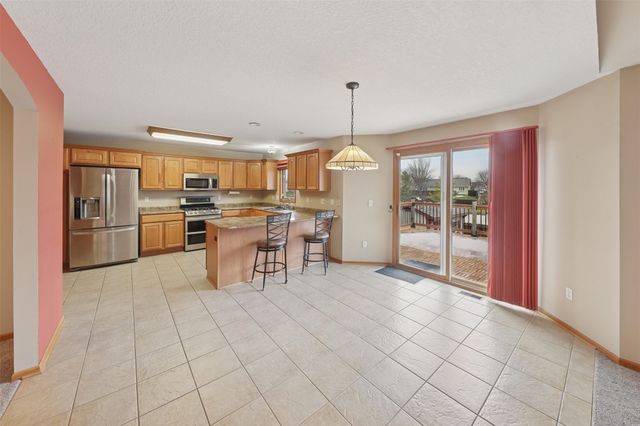 1820 3rd Avenue SE, Altoona, IA 50009